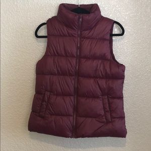 NWOT Old Navy Burgundy Puffer Vest